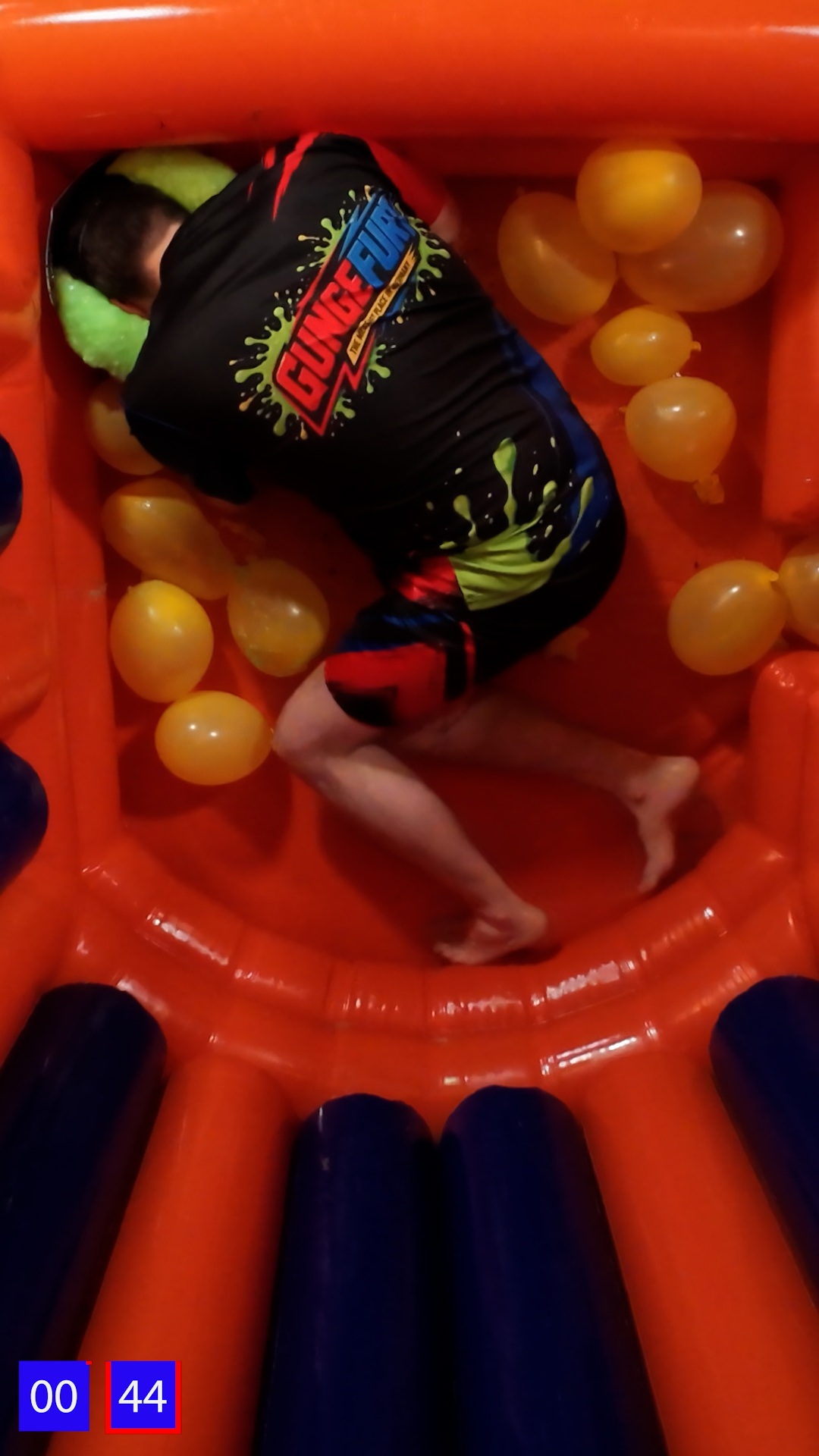 SaggingBaggyBoy searches through the balloon-filled Gungefurt tank